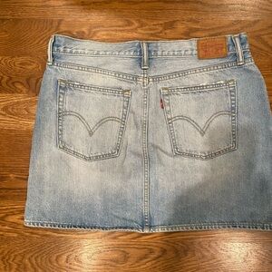 Levi’s Jean skirt 31